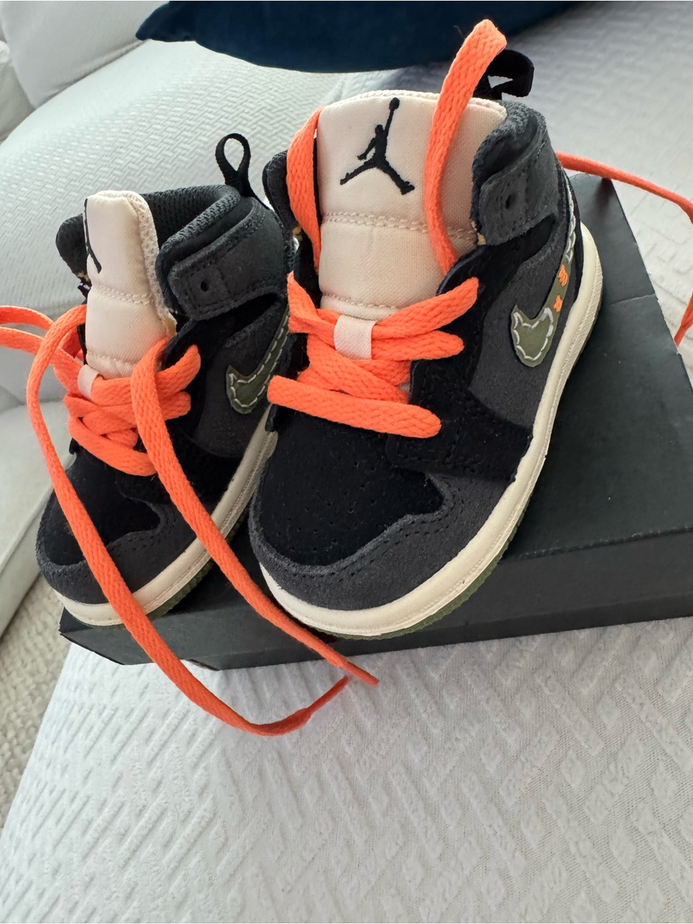 Jordan Kids Black & Orange High-Top Sneakers with Cream Tongue